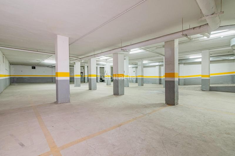 Foto 536f5fd4-5a45-4576-8ea1-97ab6cf98c8d. Local comercial en calle profesor tercedor diaz oportunidad de inversión !!! en Granada