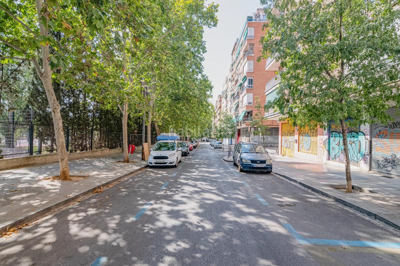 Foto 87f7efec-e075-4c43-a1d2-a677fc280de9. Local comercial en calle profesor tercedor diaz oportunidad de inversión !!! en Granada