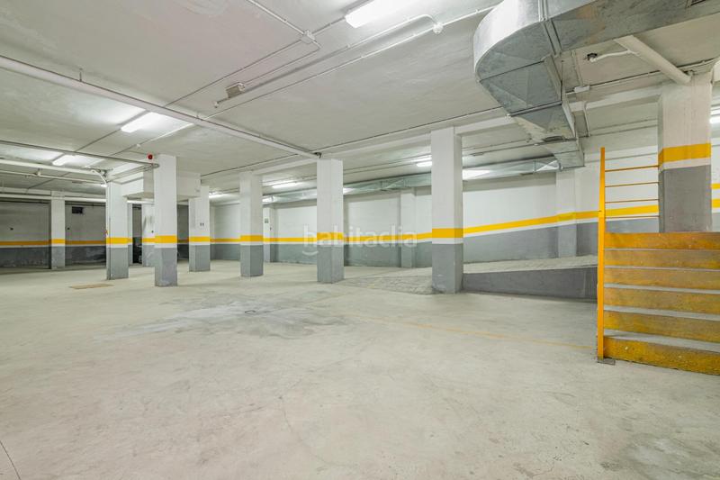 Foto b55db2fa-8d20-4eaf-abd3-b6c9afd241a7. Local comercial en calle profesor tercedor diaz oportunidad de inversión !!! en Granada