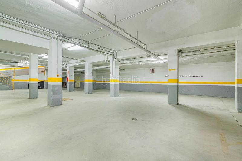 Foto e1fe33c4-62d6-46fd-8824-e7c254ba7eb0. Local comercial en calle profesor tercedor diaz oportunidad de inversión !!! en Granada