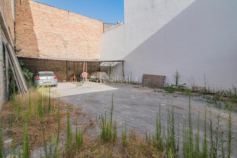 Foto d808eebd-9d89-4e92-b74f-5dfd0c993da3. Terreno residencial pensando en construir tu propia casa o mejor, hacer un bloque de pisos?, pues aquí tienes el solar en Maracena