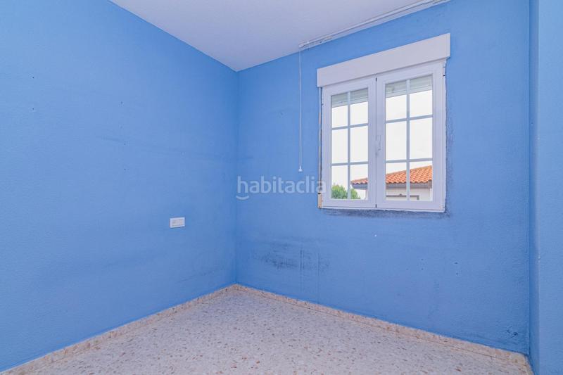 Foto 30f866f2-ca27-4724-8acc-e0aa53c3e415. Casa adosada en calle santa clara oportunidad en la zubia! casa adosada con sótano habilitado y terraza en Zubia (La)
