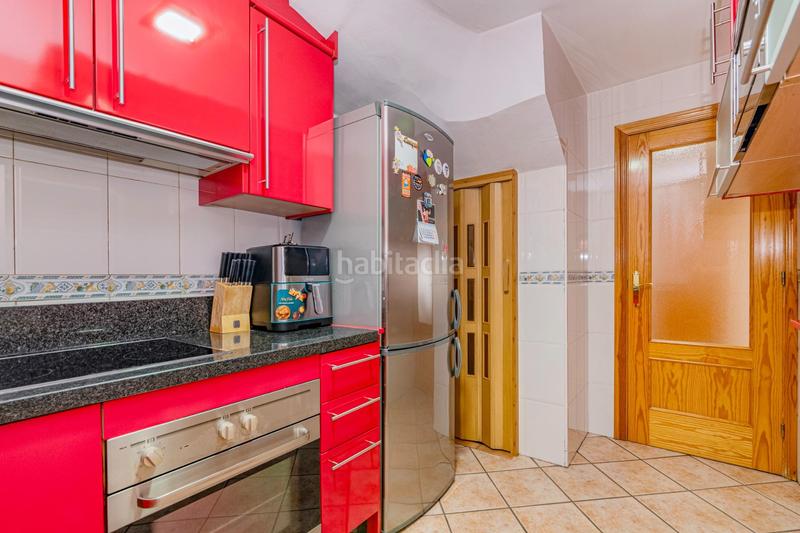 Foto c4aff7c8-f63e-4ac7-a77a-58ae1a7c54d2. Casa adosada en calle santa clara oportunidad en la zubia! casa adosada con sótano habilitado y terraza en Zubia (La)