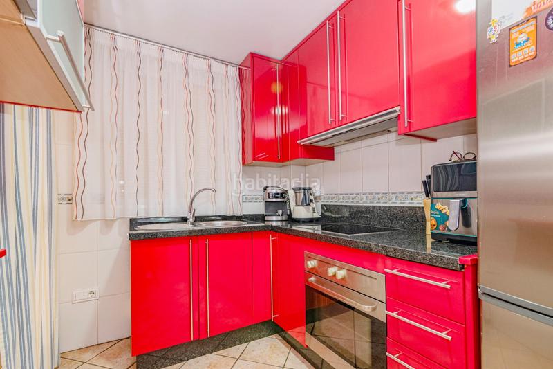 Foto cbe2db0d-c622-4529-83e6-3dd55b04e837. Casa adosada en calle santa clara oportunidad en la zubia! casa adosada con sótano habilitado y terraza en Zubia (La)