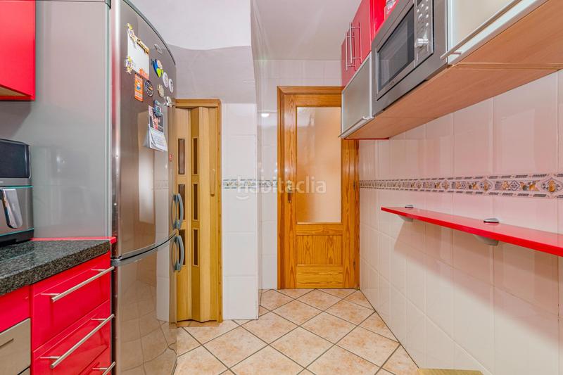 Foto d8f2fff7-d94e-45f3-9b0d-c1dadbf09eef. Casa adosada en calle santa clara oportunidad en la zubia! casa adosada con sótano habilitado y terraza en Zubia (La)