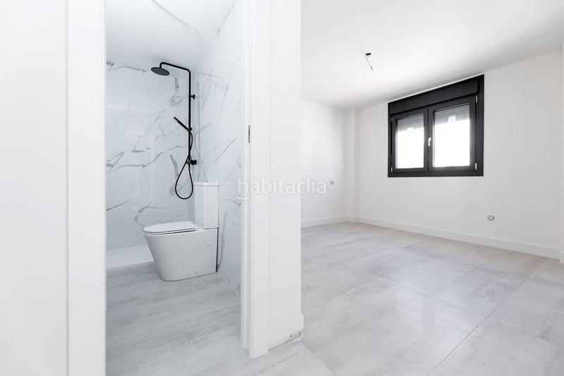 Foto 3d22cfe5-dd52-4fe8-8476-7302c5a8af7e. Casa vivienda a estrenar y muy amplia con magnificos acabados en Armilla