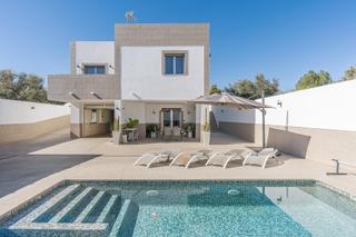 Xalet  De la via lactea. Buscas calidad de vida? bienvenido a tu oasis privado en caparac