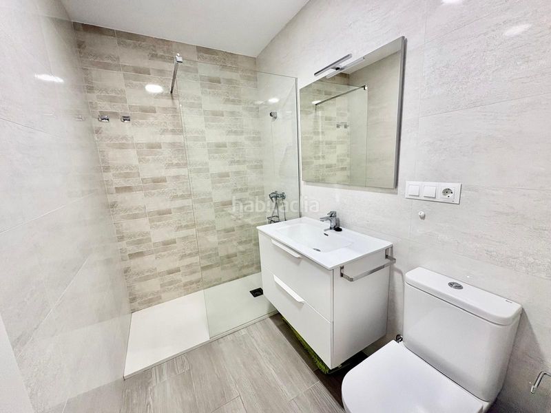 Foto dc70278d-dcd1-441b-a6e7-1f22b2f48287. Pis a Centro Salobreña