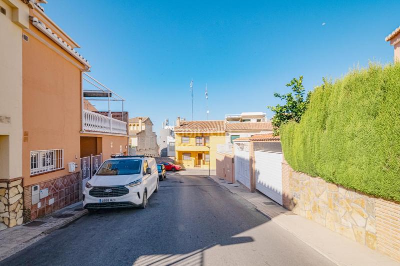 Foto f0960100-a6cc-4183-8588-7d10d950dbc6. Casa aparellada amb calefacció aparcament piscina a Jun