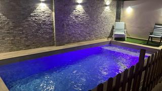 Casa aparellada  Calle miguel hernandez. Preciosa casa con piscina propia en elcentro de cullar vega!!!
