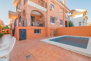 Casa aparellada  Avenida dilar. Excelente pareado con 5 dormitorios en purchil!!!!!!!!!!