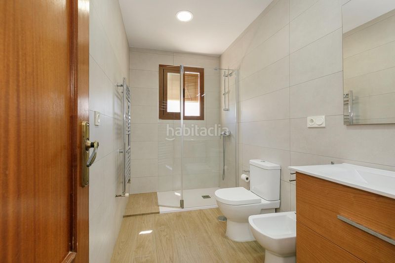 Foto 040663de-301f-40a0-aa0c-6dd29927b9d9. Xalet amb calefacció aparcament piscina a Ogíjares
