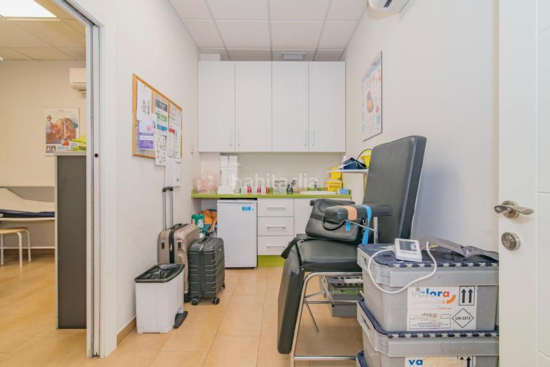 Foto 02c3d459-169d-48f8-9c04-be64a780e3b4. Local commercial dans Av. F. Garcia Lorca - Nueva Estación Autobuses Granada