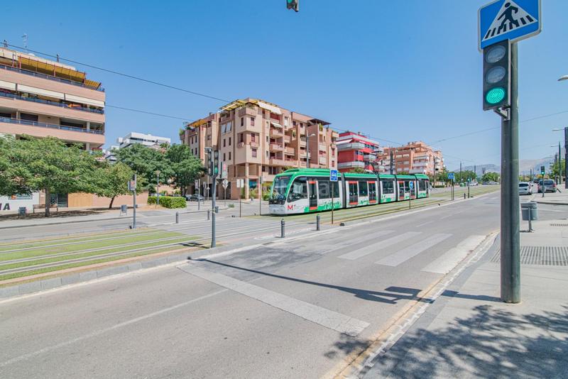 Foto 27da5ca5-ac10-4e09-9c60-642eb27ff271. Local commercial dans Av. F. Garcia Lorca - Nueva Estación Autobuses Granada