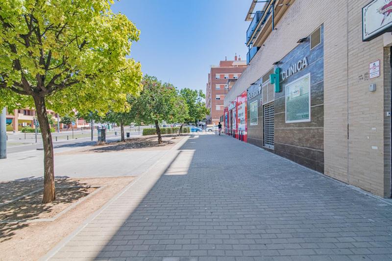 Foto 3200192f-50e9-4a1b-ac2a-50d018a2d8f1. Local commercial dans Av. F. Garcia Lorca - Nueva Estación Autobuses Granada