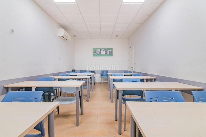 Foto 742db7b3-ec63-42fa-8fb6-86e7b9b25bb9. Local commercial dans Av. F. Garcia Lorca - Nueva Estación Autobuses Granada