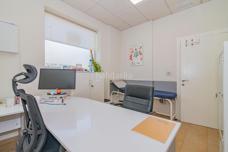 Foto f816ed76-99df-40c4-bc80-c87b30f0f211. Local commercial dans Av. F. Garcia Lorca - Nueva Estación Autobuses Granada