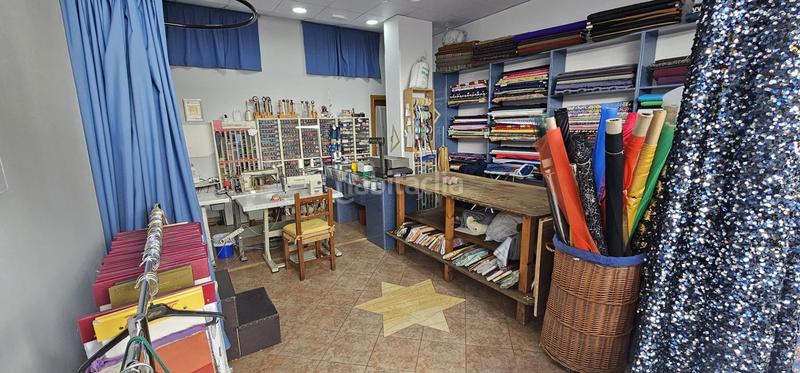 Foto 8d103c02-4b10-4fd1-9625-18bb489f0b37. Local comercial bonito local comercial en el corazon en Albolote