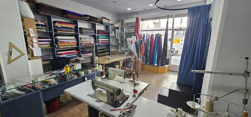 Foto a07b46fb-108f-4c99-a6f5-7e50602818af. Local comercial bonito local comercial en el corazon en Albolote