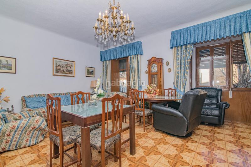 Foto d9d0dc51-d67c-4227-b66e-0818c4f17f07. Flat in Crta. De la Sierra Granada