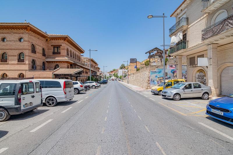 Foto 93c66cf8-b06b-47c9-8dfc-d2674754c610. Locale commerciale in Cenes de la Vega