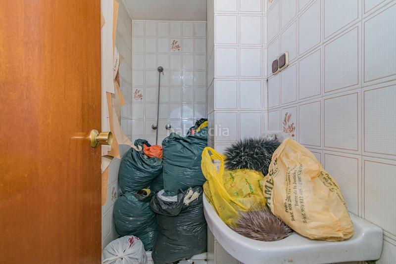 Foto 0936434d-5ac9-48d3-a141-2b5c1c8f3ce6. Local comercial a calle poeta manuel gongora a Cervantes Granada