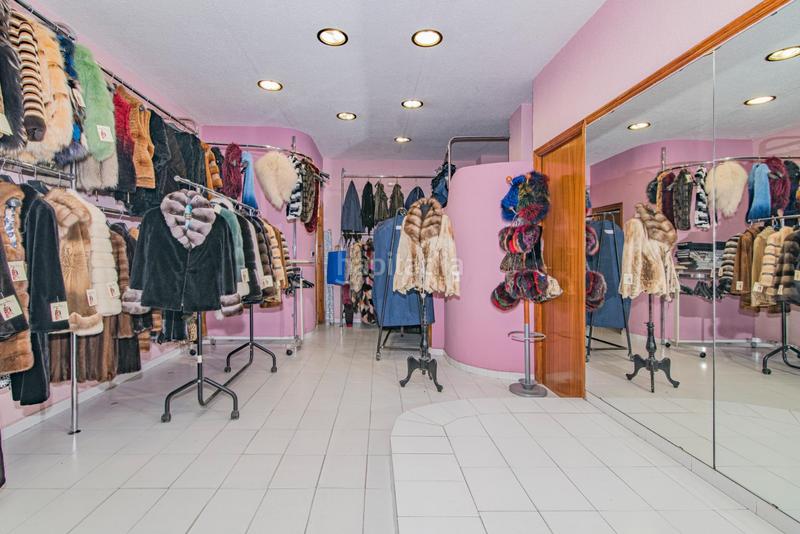 Foto 22f1a81f-a796-4507-afb3-7019f6b05253. Local comercial a calle poeta manuel gongora a Cervantes Granada