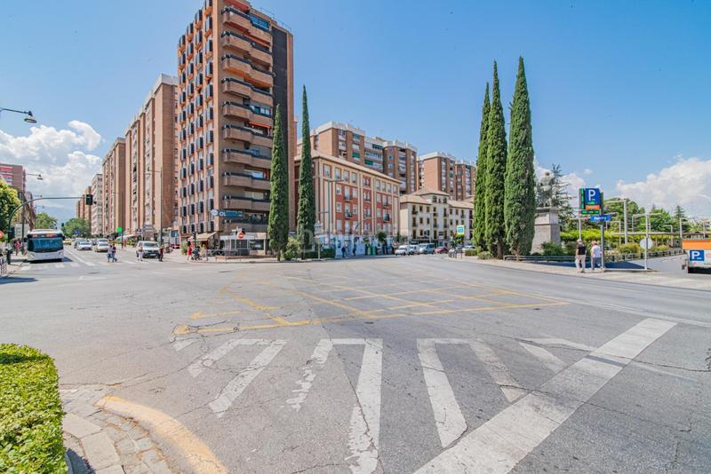 Foto 3e681986-3379-4c68-a480-8a1112130028. Local comercial a calle poeta manuel gongora a Cervantes Granada