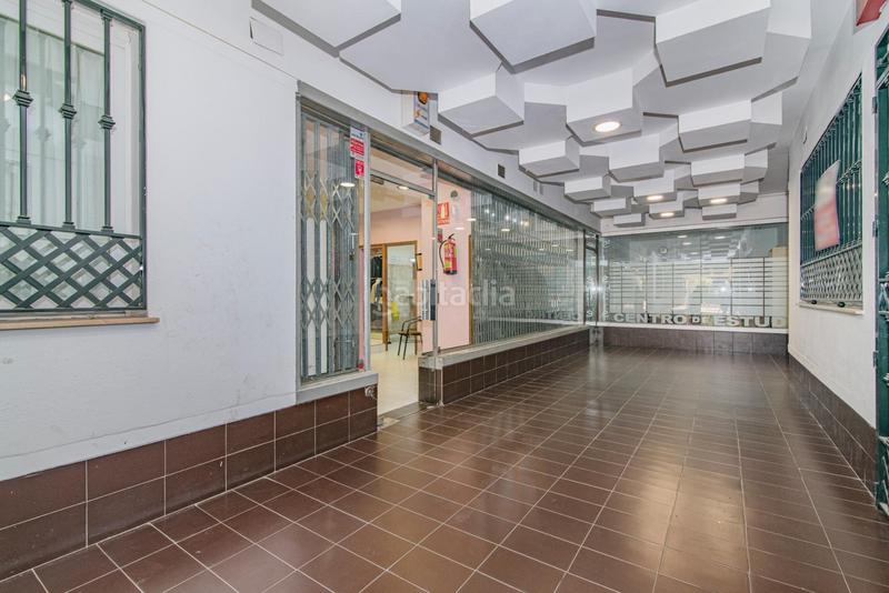 Foto 71bb5034-5eb1-460b-a0c5-1286eb3c77f9. Local comercial a calle poeta manuel gongora a Cervantes Granada