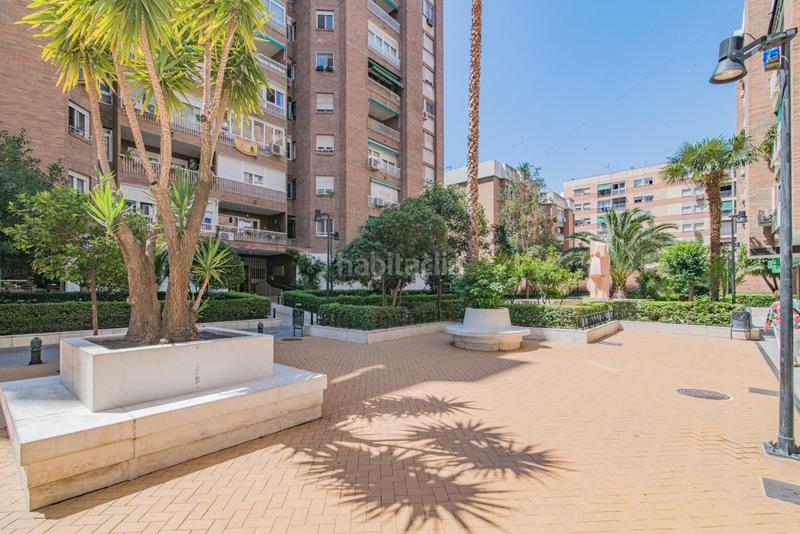 Foto 8787e44b-084b-4f68-af46-b0c6c6d44f94. Local comercial a calle poeta manuel gongora a Cervantes Granada