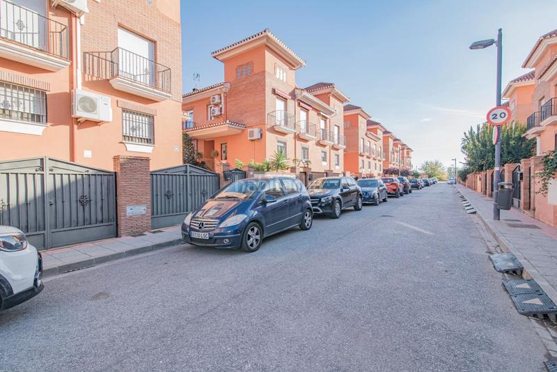 Foto 245fadb6-f23d-4360-a95b-ae470008429f. Maison jumelée avec chauffage parking piscine dans Purchil Vegas del Genil