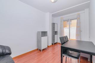 Apartament  Calle calle de santa ana. Bonito piso con patio y garaje
