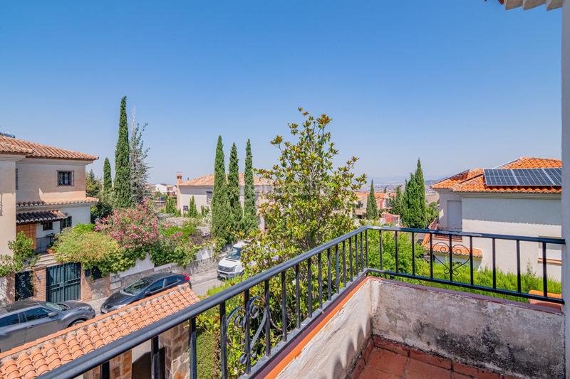 Foto 4a27fd3a-5b17-4b66-8085-ad27be7a53a0. Chalet bonito cahlet independiente con piscina en Monachil