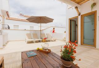 Maison  Calle gemelas primera. Descubre tu nuevo hogar en el encantador casco histórico de salo