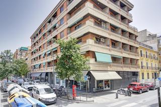 Flat  Calle calle obispo hurtado. Gran piso en el centro de granada  obispo hurtado