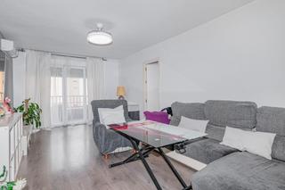 Piso  Calle pedro machuca. Amplio y moderno piso reformado en granada, zona alcampo