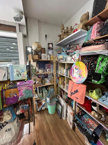 Foto 2bfb4966-3e45-45ff-a874-0280628a2463. Local comercial traspaso librería centro en San Miguel Armilla