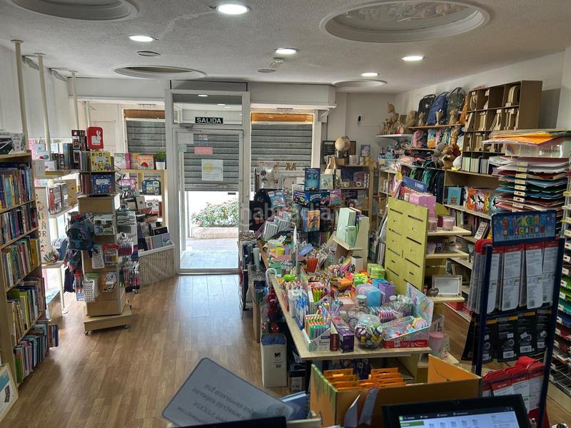 Foto 445ac6c0-4c68-4413-96d4-0f50053b3517. Local comercial traspaso librería centro en San Miguel Armilla