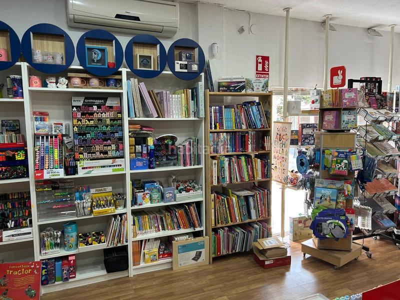 Foto 9f12f6bc-aa2a-47be-8698-4cba9c6bf478. Local comercial traspaso librería centro en San Miguel Armilla