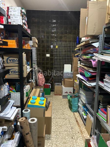 Foto b8473db1-2970-4cb0-b624-b85449ded903. Local comercial traspaso librería centro en San Miguel Armilla