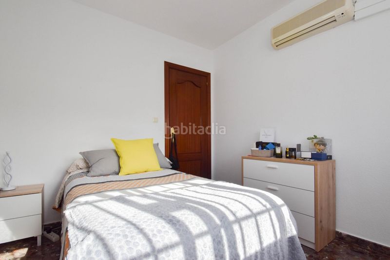 Foto 0dacacf9-3d0c-4168-a904-00bc662ed602. Casa adossada amb aparcament a Peligros