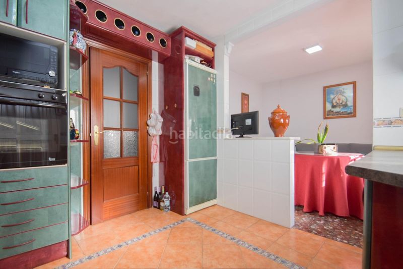 Foto 9ef303fb-9001-46a9-a97c-61798c3eb7da. Casa adossada amb aparcament a Peligros