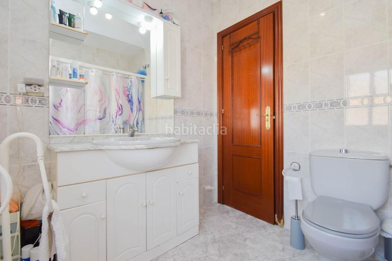 Foto f099b8ea-fdd4-41f2-baa3-3e05b710d8ea. Casa adossada amb aparcament a Peligros