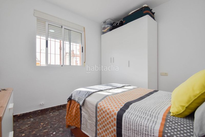 Foto f796319b-7160-417e-9fd9-4139a2fbf706. Casa adossada amb aparcament a Peligros