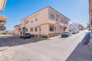 Appartement  Calle de san juan de dios. Venta de piso en las gabias de 2 dormitorios con garaje y traste