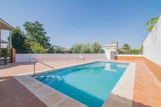 Chalet  Calle olmo. Oportunidad única! se vende magnífica casa en esquina con amplia