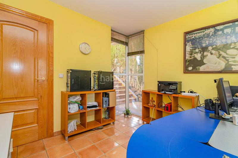 Foto 2508a441-2e09-45c1-b865-346563c613cc. Chalet mit heizung parking in Altos de la Zubia Zubia (La)