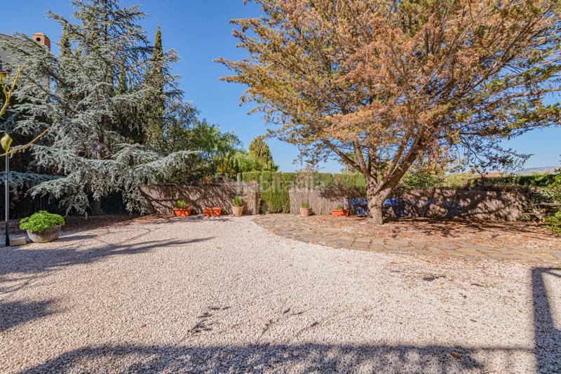 Foto a3d98cf7-f0b2-4a23-ab94-ea8ae97f0957. Chalet mit heizung parking in Altos de la Zubia Zubia (La)