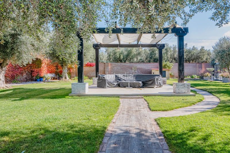 Foto 2565e25f-f942-4008-a42f-3b2d36540f34. Xalet amb aparcament piscina a Gójar