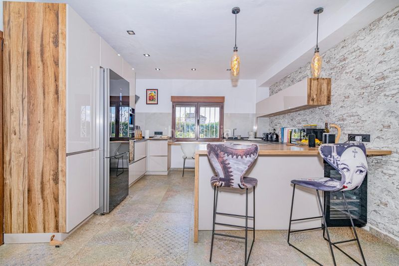 Foto 2b59fd96-f4cf-49bc-8a14-2ea33a7f7f9a. Xalet amb aparcament piscina a Gójar